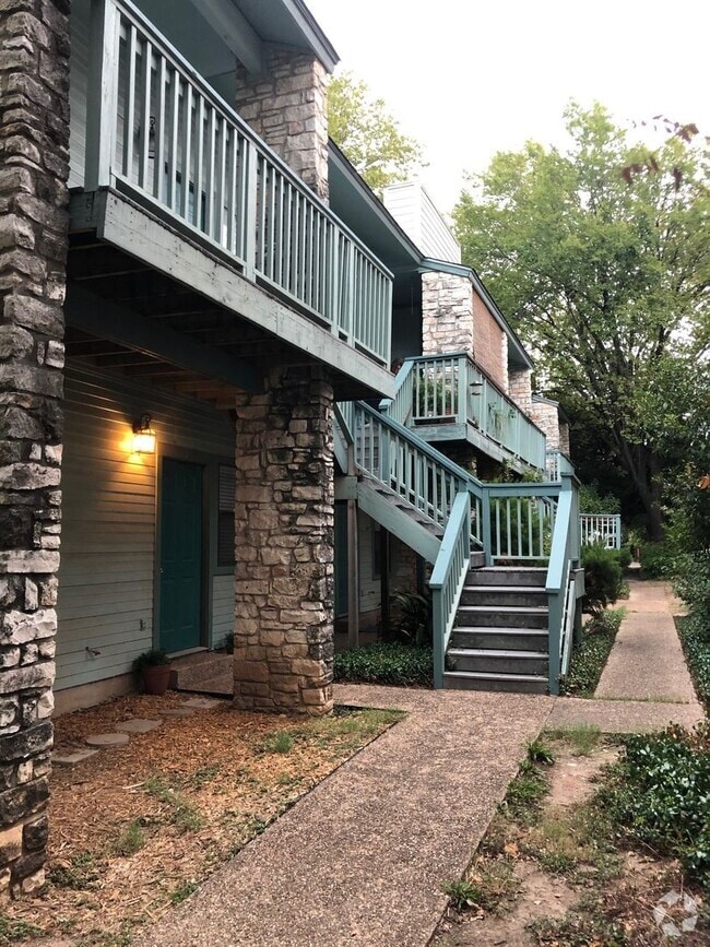 Building Photo - 2813 1/2 Rio Grande St