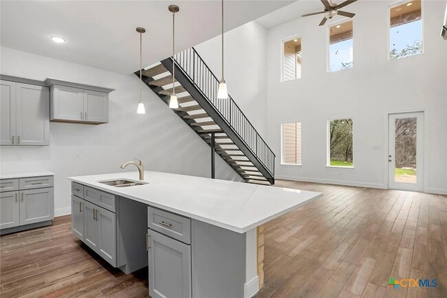 Building Photo - 529 Lone Shadow Dr