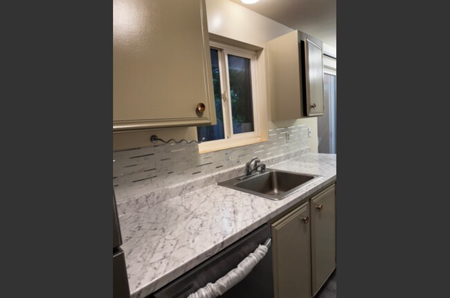 Foto del edificio - 2312 N 134th St