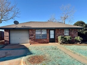 Building Photo - 112 Elmwood Cir