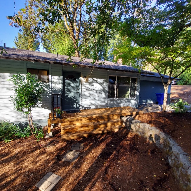 Building Photo - 4515 SW Caldew St
