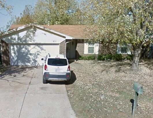 9711 NE 2nd St - 201 E Key Blvd