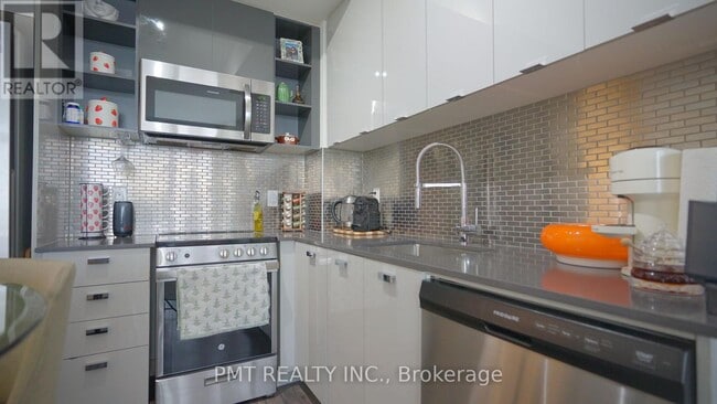 Building Photo - 10 De Boers Dr