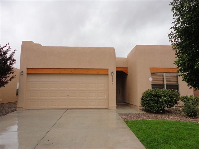 Primary Photo - 1036 Desert Willow Place NE