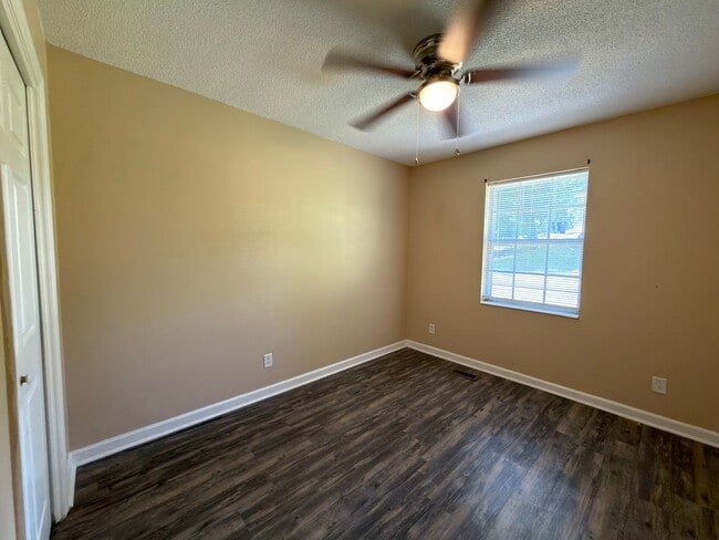 Building Photo - 4740 Treemont Cir