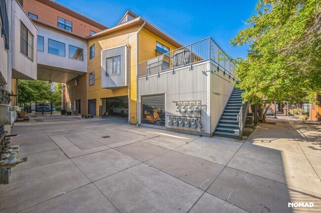 Foto del edificio - 2 Bedroom 2 Bathroom Loft Condo in RiNo (R...