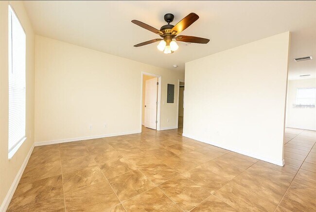 Foto del edificio - 12442 Grouse Ave