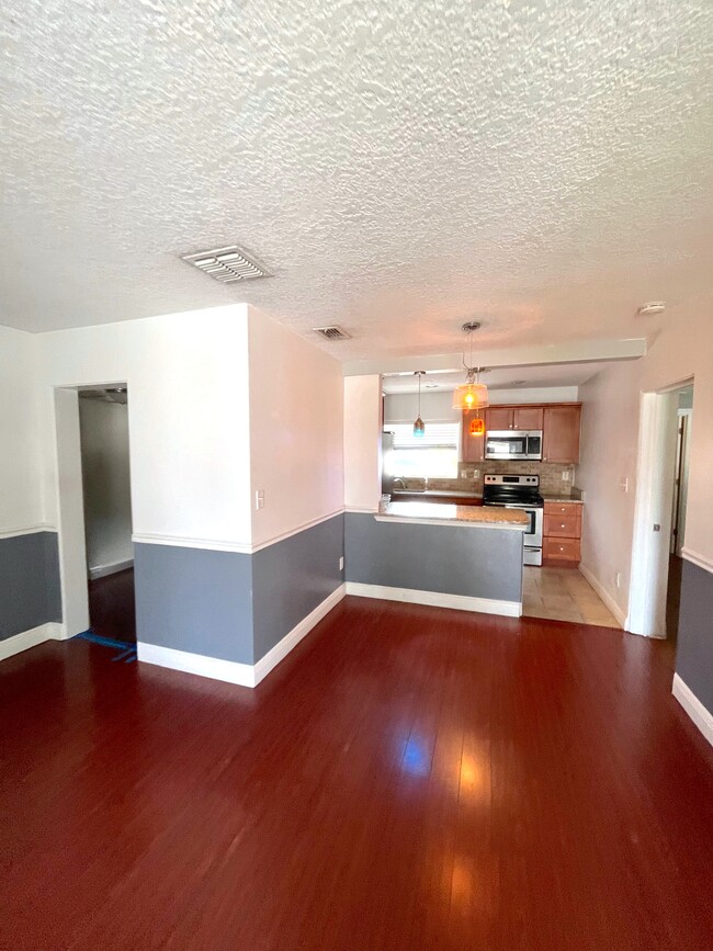 Foto del edificio - 2517 Depauw Ave