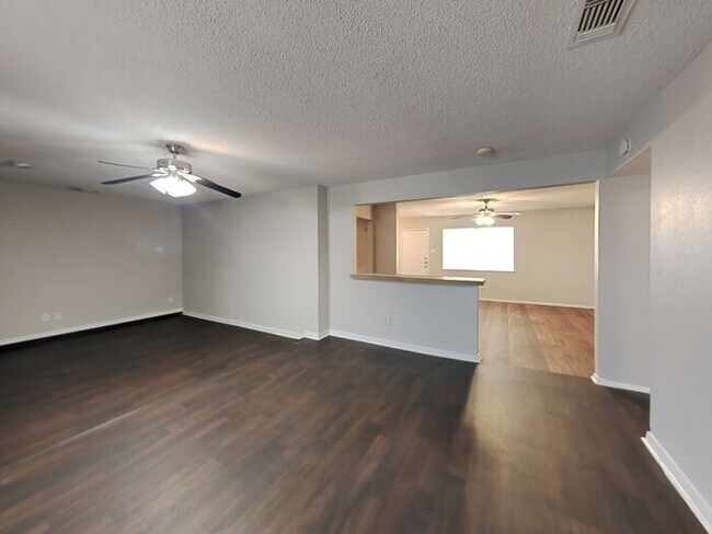 Foto del edificio - No Application Fee* Plus $250 Off First 2 ...