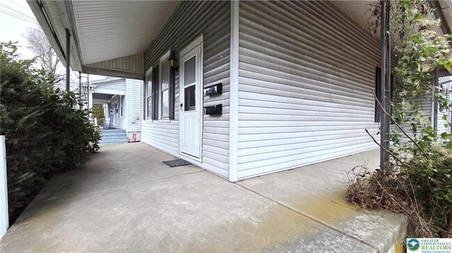 Building Photo - 735 W Broad St