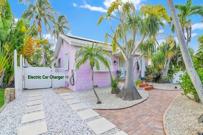 Foto del edificio - 3218 Palm Dr