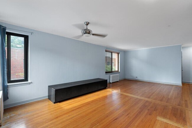 Building Photo - 1 bedroom in Chicago IL 60626