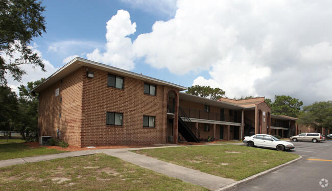 Building Photo - Caroline Arms Apartments