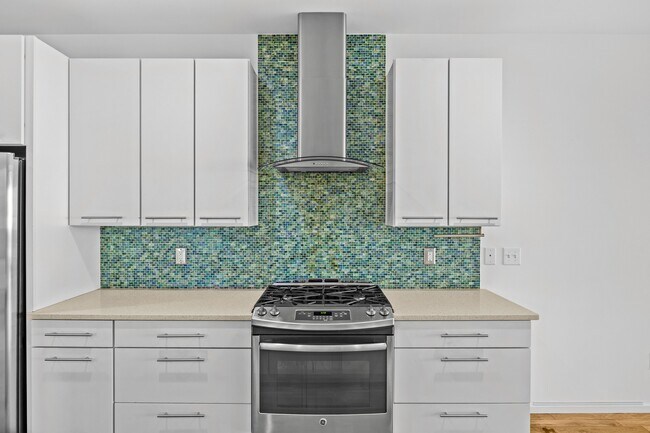 Foto del edificio - 909A Westbrook Dr