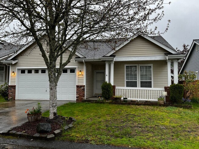 Building Photo - Light and bright home in an excellent loca...