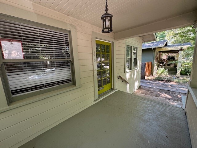 Building Photo - 2bd/1ba updated Midtown home