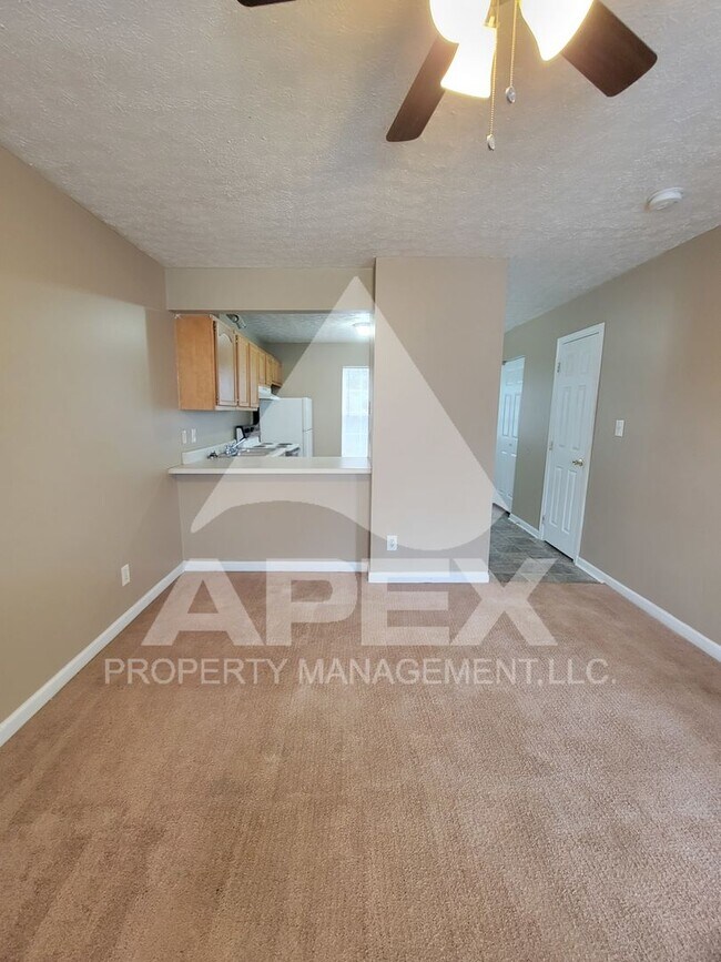 Foto del edificio - MOVE-IN SPECIAL,NO RENT TIL MAY 1ST! - Nice 2 Bd | 1.5 Ba Townhouse in West Knox Condo Community!