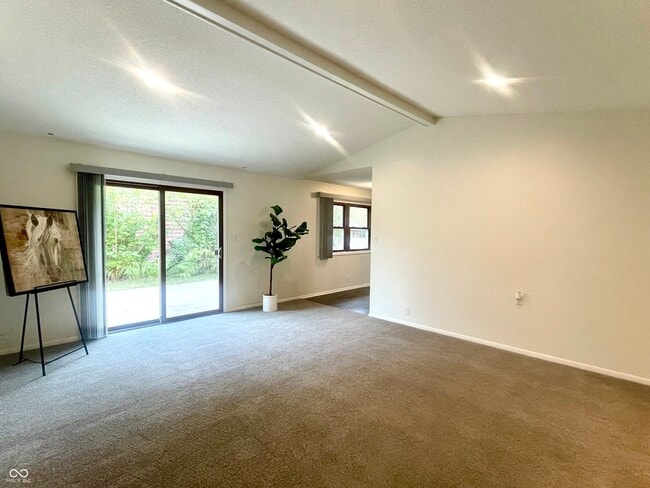 Foto del edificio - 5505 N Austin Dr