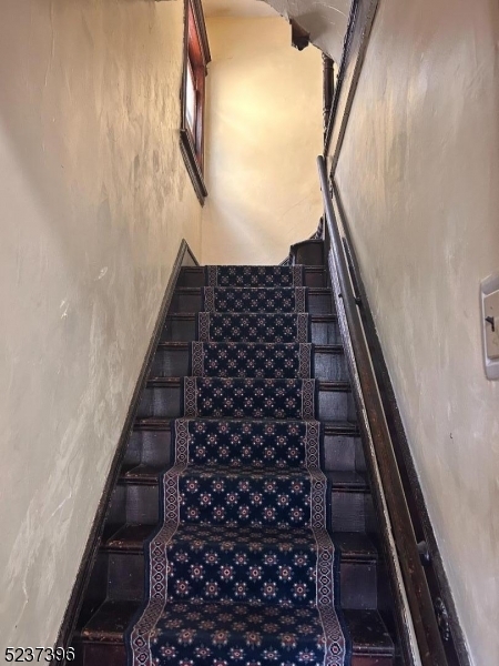 Foto del edificio - 80 Girard Ave