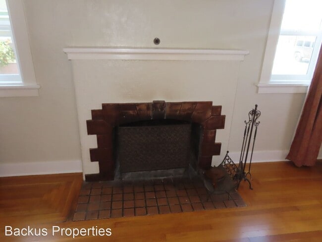 Building Photo - 3 br, 1 bath House - 418 West St.