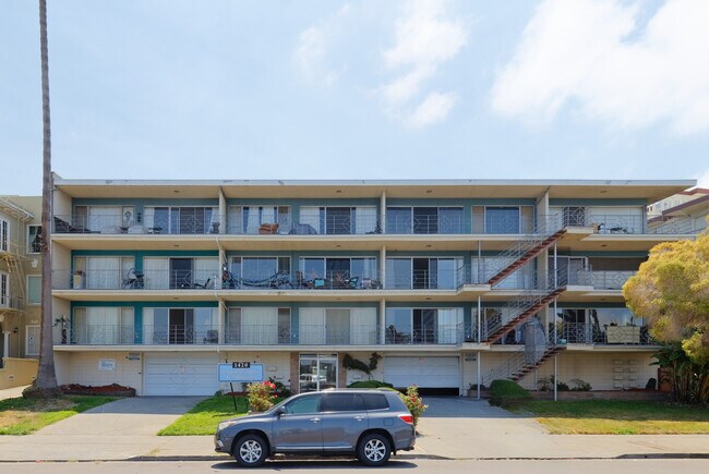 Foto del edificio - Lakeshore Gardens