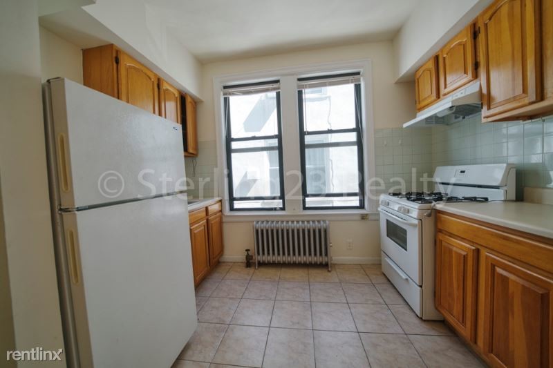 Primary Photo - 31-48-3134 34th St