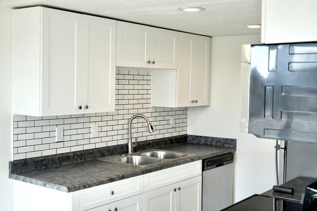 Building Photo - 1526 Layton 4-plex