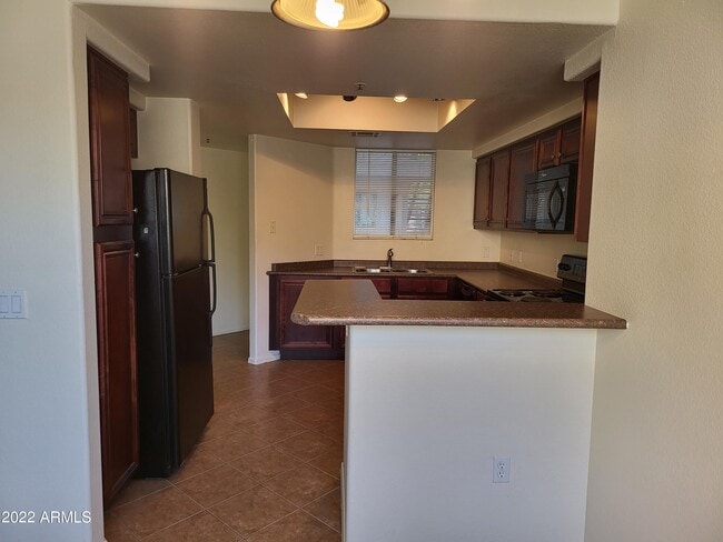 Building Photo - 4925 E Desert Cove Ave