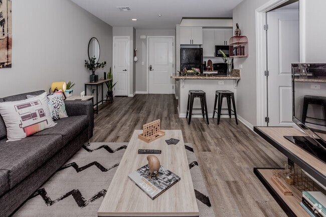 1BR, 1BA - 672 SF - West 27th Place Apartments