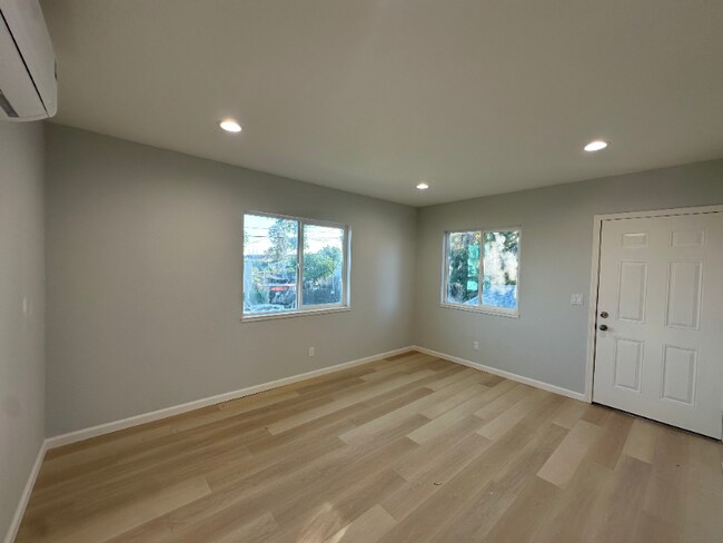 Foto del edificio - 822 E 11th St