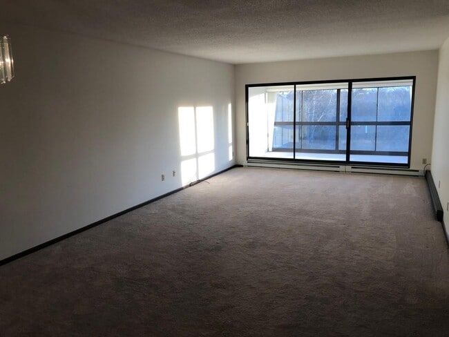 Building Photo - 4075 W 51st St