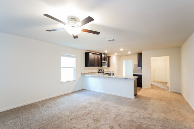 Building Photo - 7306 Lazy Cyn