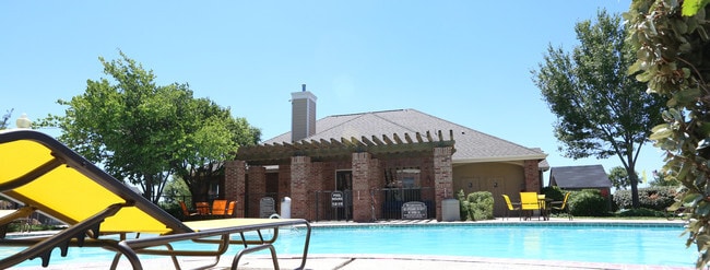 Building Photo - Plum Creek