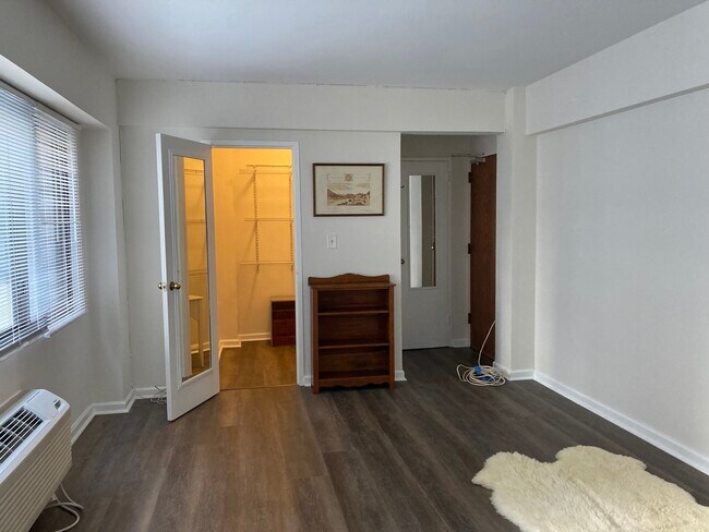 Foto del edificio - 2141 I St NW