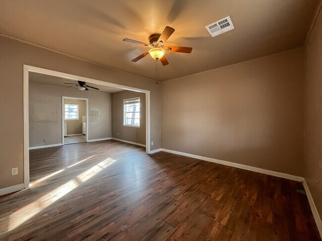 Foto del edificio - 209 S Lowry St