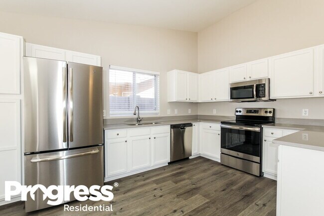 Building Photo - 8926 W Encanto Blvd