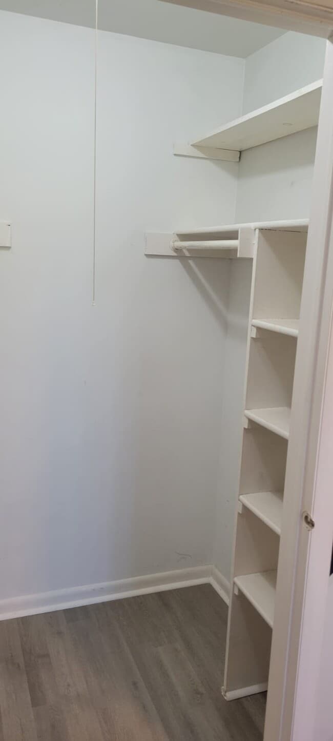 Foto del edificio - 1811 Ravens Crest Dr