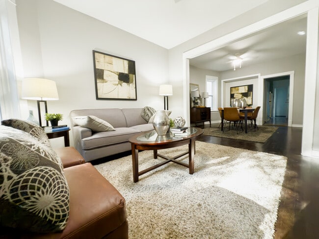 Foto del edificio - 4870 N Magnolia Ave