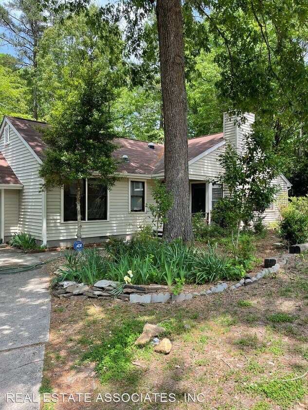 Primary Photo - 3 br, 2 bath House - 7 Lark Circle