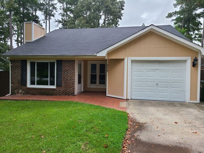 Building Photo - MIDDLE CREEK~909 BRAMBLEWOOD