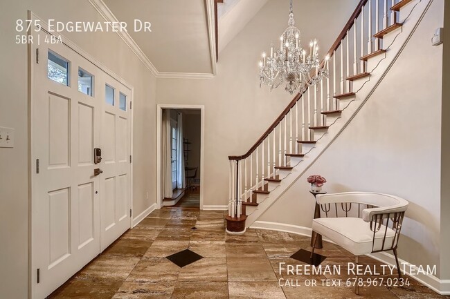 Building Photo - Edgewater Estate - 5 Bedroom Sleeps 10 | N...