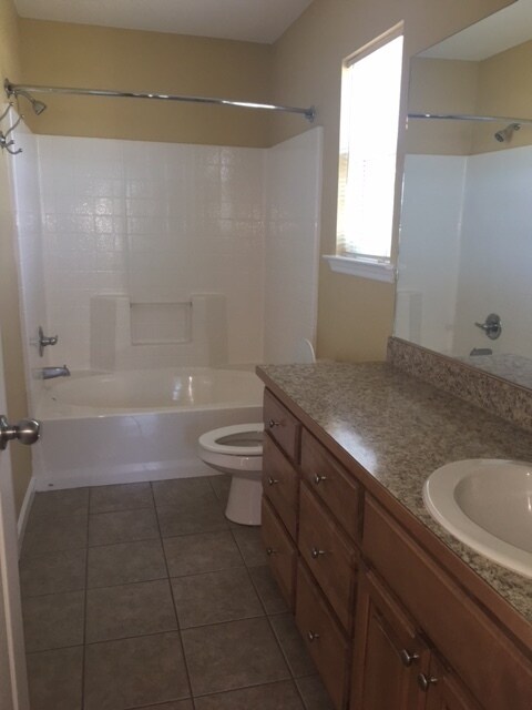 Foto del edificio - 3 Bedroom/2 Bath Home in Branch Point!