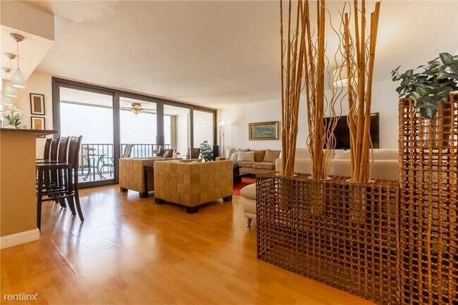 Foto del edificio - 2 br, 2 bath Condo - 1905 N Ocean Blvd
