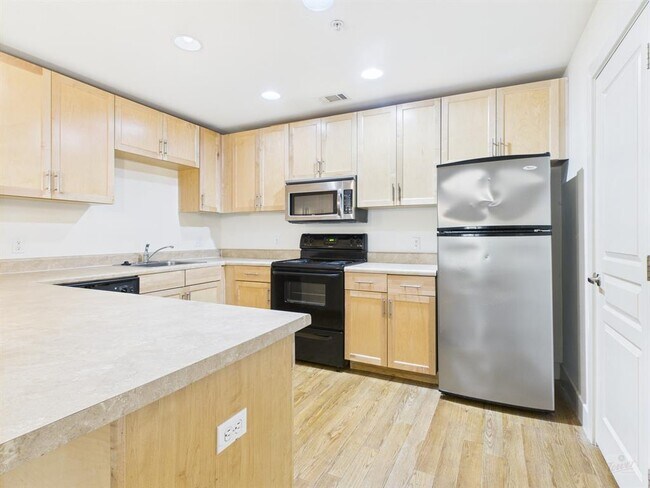 Foto del edificio - 711 W 32nd St