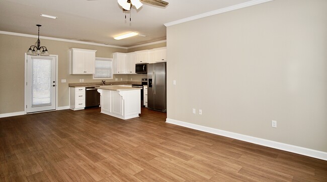 Building Photo - 25 Nomad Cir