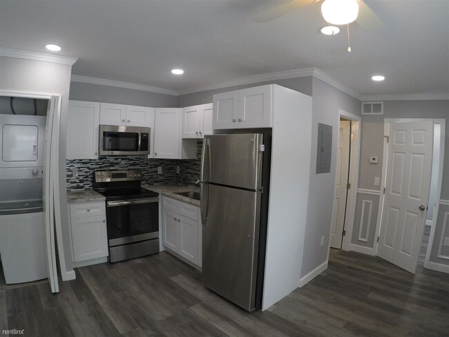 Building Photo - 1 br, 1 bath  - 320 W Waters Ave Ste B