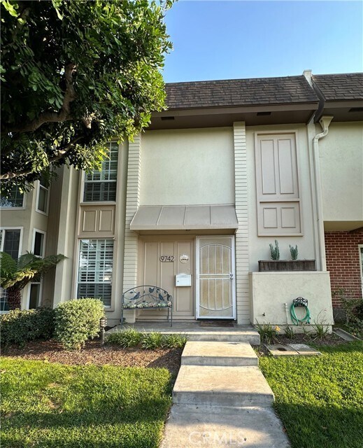 Primary Photo - 9742 Villa Pacific Dr