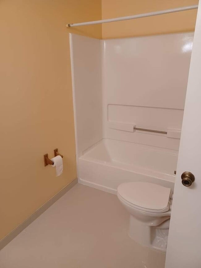 Building Photo - 129 Reserve Cir