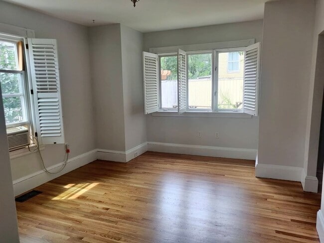 Building Photo - 18 Browns Ave