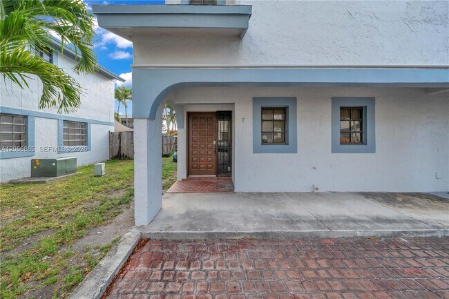 Building Photo - 1535 SW 122nd Ave